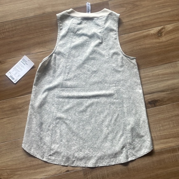 NWT Athleta Zephyr Print Tank T VPGR - Picture 9 of 10